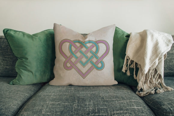 Heart Endless Knot: A Seasonal Embroidery Designer’s Review